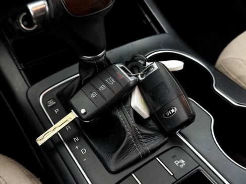 Used 2018 Kia Sorento LX image 38