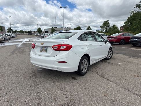 Used 2017 Chevrolet Cruze LS FWD image 9