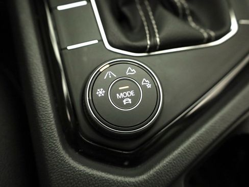 Certified 2024 Volkswagen Taos SEL image 22