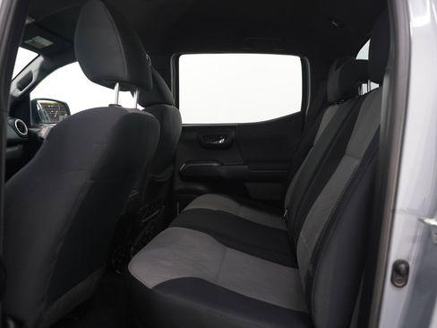 Used 2021 Toyota Tacoma TRD Sport AWD/4WD image 15