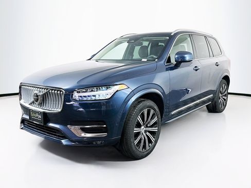 Used 2023 Volvo XC90 B6 Plus image 3