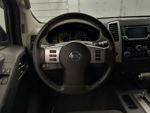 Used 2015 Nissan Frontier SV w/ SV Value Truck Package AWD/4WD image 20