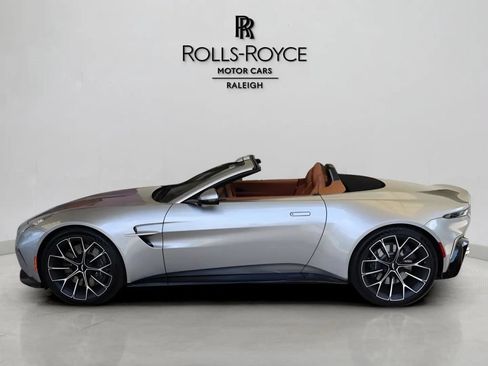 Used 2026 Aston Martin V8 Vantage Convertible RWD image 9