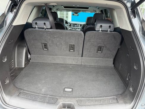 Used 2018 Buick Enclave Premium w/ Experience Buick Package FWD image 13