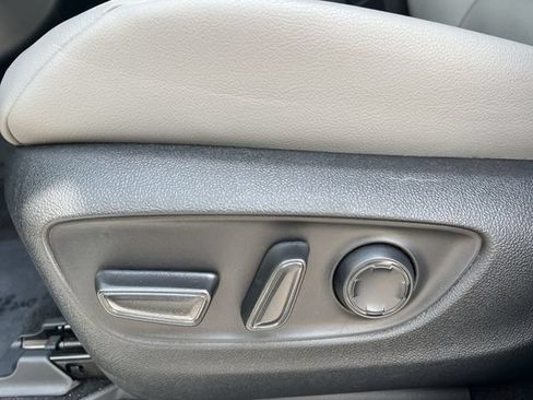 Used 2026 Toyota Sienna XLE FWD image 36