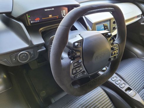Used 2021 Ford GT image 22