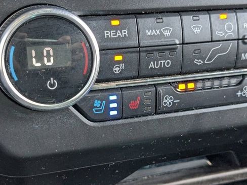 Used 2019 Ford Expedition Limited w/ Equipment Group 302A RWD image 29