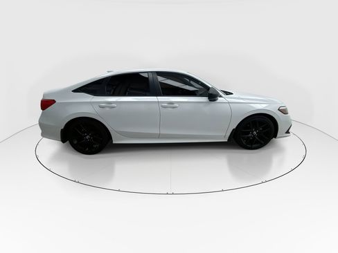 Used 2023 Honda Civic Sport image 9