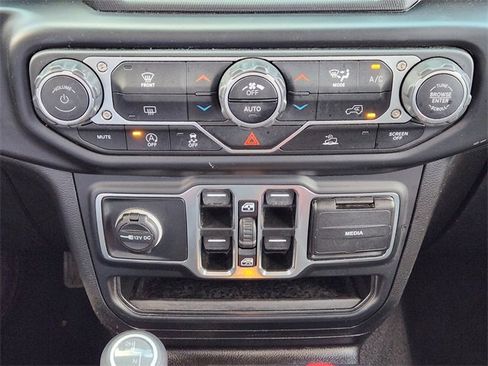 Certified 2023 Jeep Gladiator Sport image 17