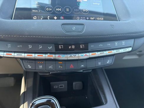 Used 2021 Cadillac XT4 Premium Luxury AWD/4WD image 12