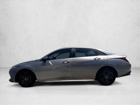 Used 2022 Hyundai Elantra SEL w/ Cargo Package FWD image 6