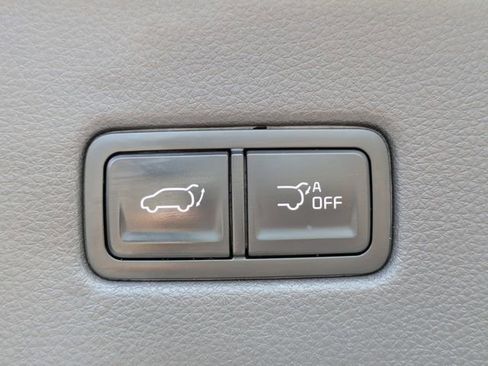 Used 2022 Kia Carnival EX FWD image 10