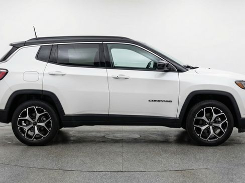 Used 2025 Jeep Compass Limited AWD/4WD image 8
