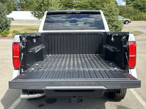 Used 2025 Toyota Tacoma SR5 RWD image 22