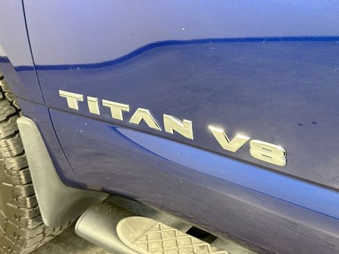 Used 2018 Nissan Titan SV AWD/4WD image 28