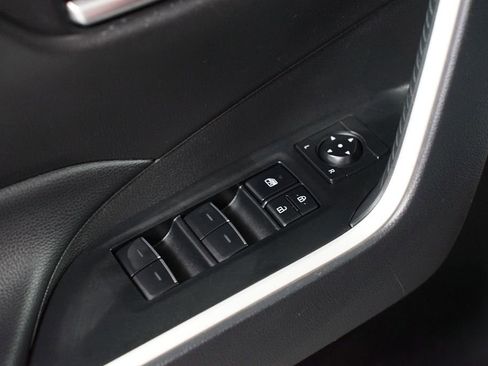 Certified 2025 Toyota RAV4 XLE FWD image 31
