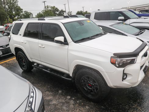 Used 2021 Toyota 4Runner SR5 Premium w/ Moonroof Package RWD image 7