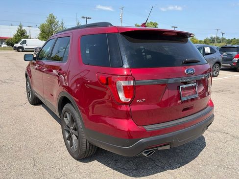 Used 2018 Ford Explorer XLT w/ Equipment Group 202A AWD/4WD image 7