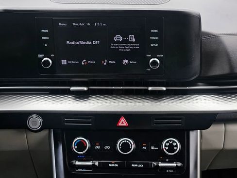 Used 2023 Kia Carnival LX image 21