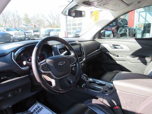Used 2021 Chevrolet Traverse RS image 10