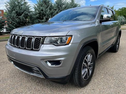 Used 2019 Jeep Grand Cherokee Limited AWD/4WD image 32