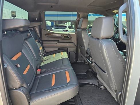 Used 2022 GMC Sierra 1500 AT4 w/ Technology Package AWD/4WD image 13
