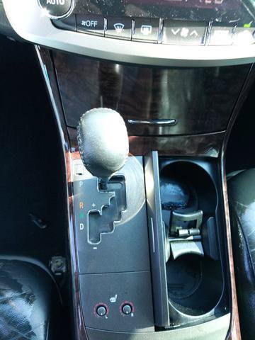 Used 2011 Toyota Avalon FWD image 26
