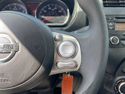 Used 2014 Nissan Versa SV w/ Convenience Package FWD image 14