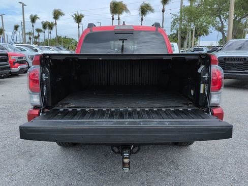 Used 2022 Toyota Tacoma TRD Sport w/ Technology Package AWD/4WD image 13