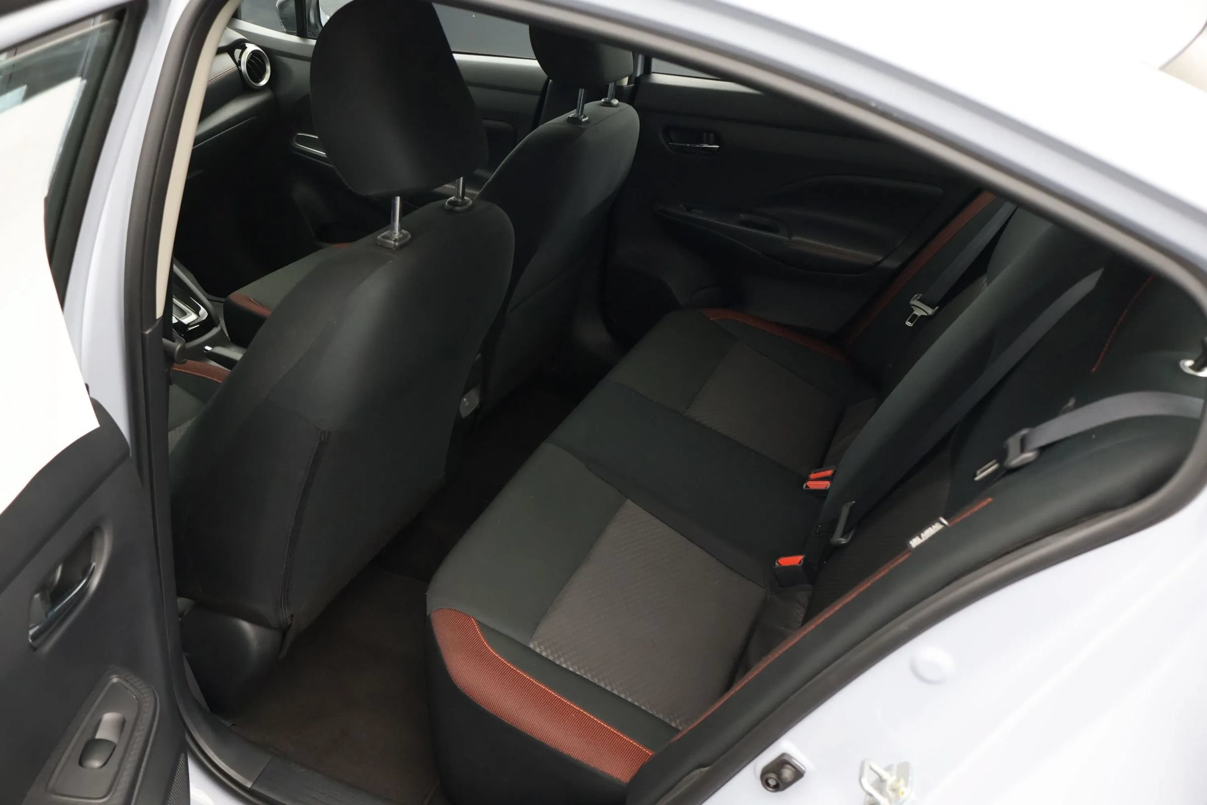 Used 2025 Nissan Versa SR FWD image 12