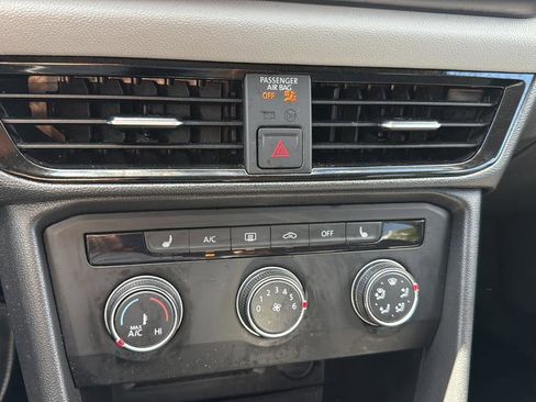 Used 2022 Volkswagen Taos SE image 14