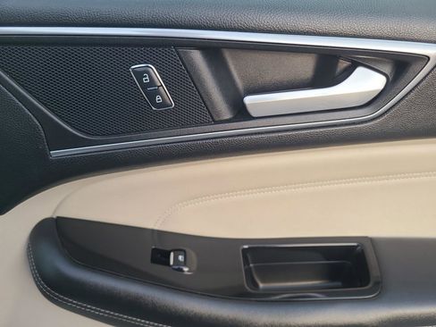 Used 2016 Ford Edge Titanium w/ Technology Package image 22