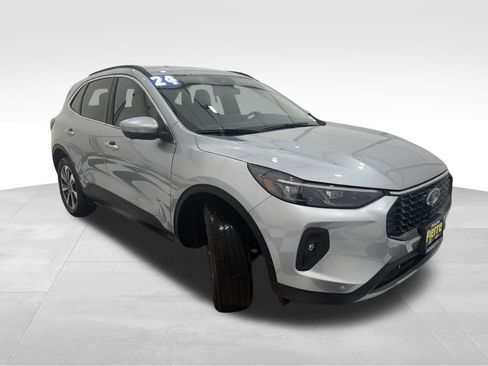 Used 2024 Ford Escape Platinum image 7