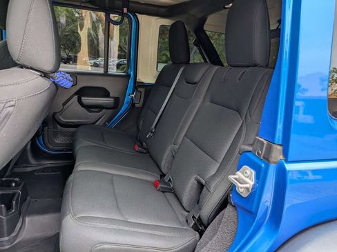 Used 2022 Jeep Wrangler Unlimited Sport w/ Xtreme Recon 35" Tire Package AWD/4WD image 13