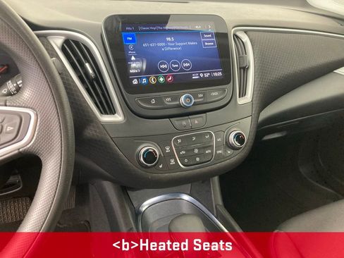 Used 2024 Chevrolet Malibu LT FWD image 2