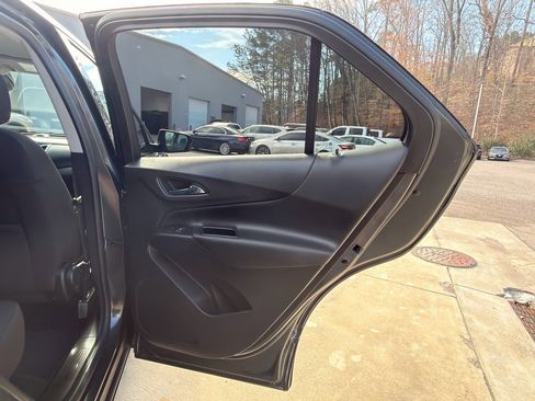 Used 2020 Chevrolet Equinox LT image 17