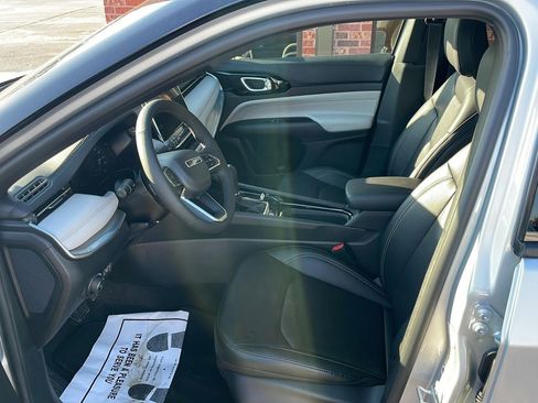 New 2026 Jeep Compass Limited image 8