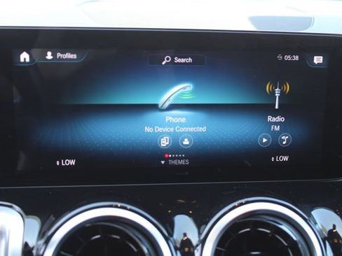 Used 2022 Mercedes-Benz GLB 250 image 22