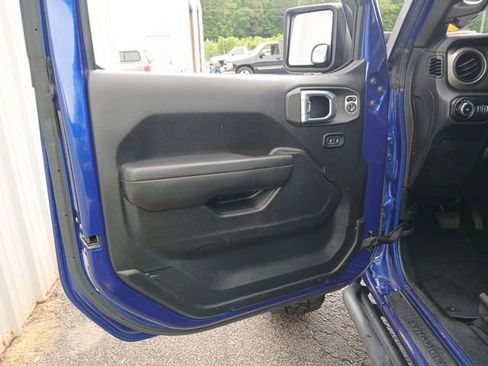 Used 2018 Jeep Wrangler Sport AWD/4WD image 38