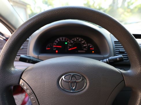Used 2006 Toyota Camry LE image 18