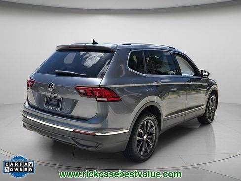 Used 2022 Volkswagen Tiguan SE w/ Panoramic Sunroof Package FWD image 7