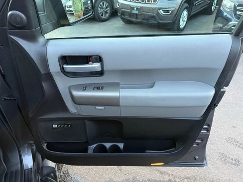Used 2017 Toyota Sequoia Limited image 45