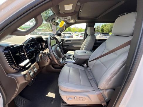 Used 2022 Chevrolet Silverado 1500 LTZ w/ LTZ Premium Package AWD/4WD image 24