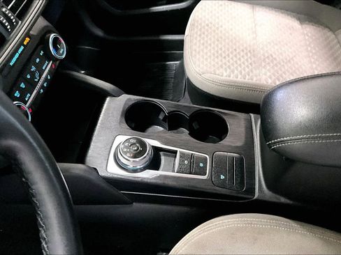 Used 2022 Ford Escape SE w/ Cold Weather Package image 18