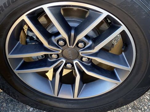 Certified 2021 Jeep Grand Cherokee Limited image 30