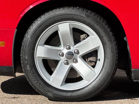 Used 2013 Dodge Challenger R/T image 11