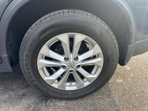 Used 2014 Nissan Rogue SV image 12