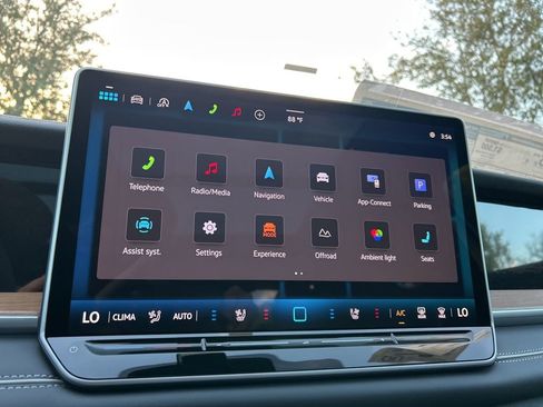 New 2026 Volkswagen Tiguan SEL R-Line image 33