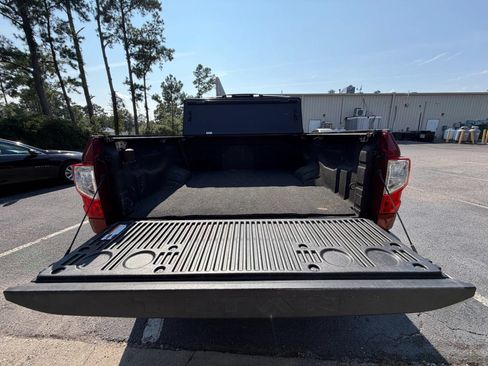 Used 2017 Nissan Titan PRO-4X AWD/4WD image 23