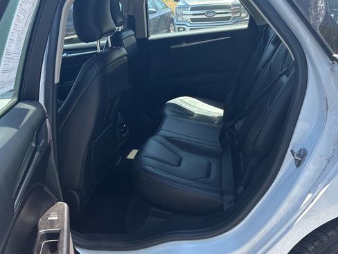 Used 2019 Ford Fusion Titanium AWD/4WD image 3